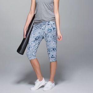 Lululemon Retreat Yogi Crop Pants Size 6
